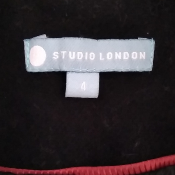 💯% Wool 🌟Cropped🌟 Blazer - Picture 5 of 13